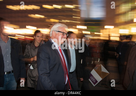 Frank-Walter Steinmeier après pré-événement. Alexanderplatz, Berlin, Allemagne. Banque D'Images