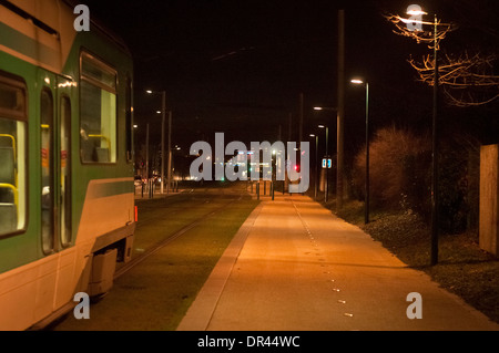 Gennevilliers par nuit, sur le nord de la banlieue parisienne. Banque D'Images