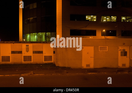 Gennevilliers par nuit, sur le nord de la banlieue parisienne. Banque D'Images