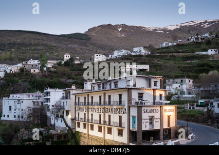 Maison de cure jambon espagnol à Trevélez village de La Alpujarra région d'Andalousie, Espagne Banque D'Images