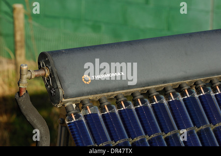 Équipement de chauffage solaire de l'eau par Thermomax Banque D'Images
