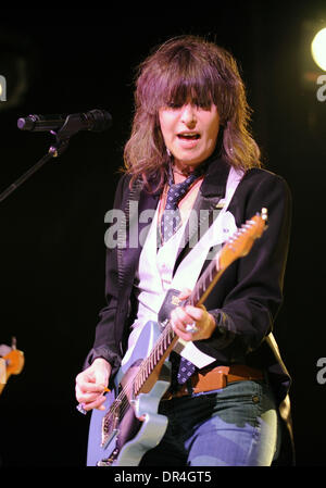 27 févr. 2009 - Dallas, Texas, USA - Le chanteur du groupe The Pretenders Chrissie Hynde réalise à l'appui de leur libération de la 'briser le béton' CD à une foule à la House of Blues. (Crédit Image : © Albert Pena/Southcreek IME/ZUMA Press) Banque D'Images