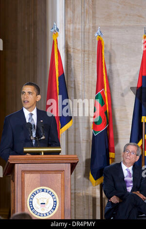 Apr 23, 2009 - Washington , District of Columbia, États-Unis - Le président américain Barack Obama donne aux discours d'ouverture du Jour commémoratif de l'Holocauste de cérémonie du souvenir dans la rotonde de la capitale américaine de Washington D.C. (crédit Image : © Chaz Niell/Southcreek IME/ZUMA Press) Banque D'Images