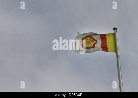 Jan 29, 2009 - Londres, Angleterre, Royaume-Uni - Siège de Shell dans le centre de Londres. Le géant pétrolier Royal Dutch Shell a affiché une forte baisse des bénéfices trimestriels après les prix du pétrole ont chuté de façon remarquable à la fin de l'année dernière. Bénéfice pour les trois derniers mois de 2008 a chuté à $4.8bn (€3.4Bn), en baisse de 28  % par rapport à la même période il y a un an et 56  % de moins qu'au trimestre précédent. B Banque D'Images