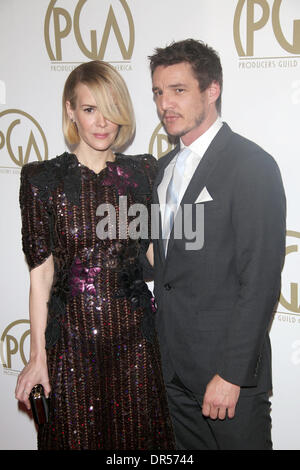 LA, CA, USA . 19 Jan, 2014. Acteurs américains Sarah Paulson (L) et Pedro Pascal assiste à la 25e remise annuelle des Prix Producteurs Guild of America Awards au PGA aka Beverly Hilton Hotel à Beverly Hills, Los Angeles, USA, le 19 janvier 2014. Dpa : Crédit photo alliance/Alamy Live News Banque D'Images