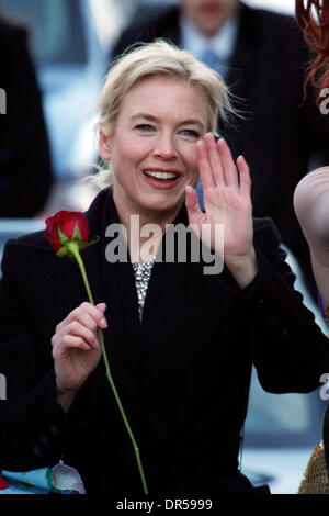 Feb 05, 2009 - Cambridge, Massachusetts, USA - Actrice RENEE ZELLWEGGER bénéficie d'une parade, rôti, pot au lait et conférence de presse, organisée en son honneur tout comme elle a été nommée 'le pudding précipité Femme de l'année' par le Théâtre pudding précipité à l'Université de Harvard. (Crédit Image : © Béthanie Versoy/ZUMA Press) Banque D'Images