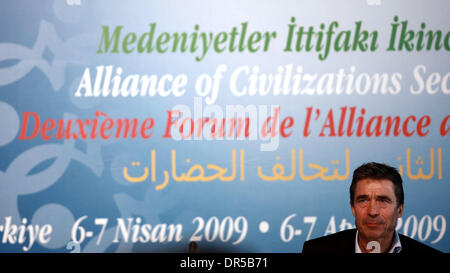 Apr 06, 2009 - Istanbul, Turquie - Le Premier ministre danois Anders FOGH RASMUSSEN lors d'une conférence de presse à l'occasion du deuxième Forum de l'Alliance des civilisations. (Crédit Image : © Ferhat Uludaglar/ZUMA Press) Banque D'Images