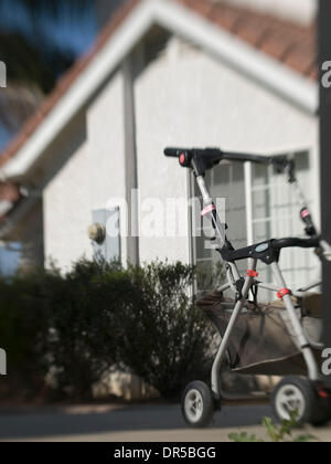 Apr 28, 2009 - Atwater, Californie, États-Unis - Propriété de l'ancien propriétaire, à la traîne dans une maison appartenant à une banque forclos à Atwater, Californie, É.-U. (crédit Image : &# 169 ; David H. Wells/ZUMAPRESS.com) Banque D'Images