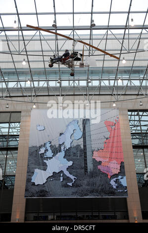 Jan 12, 2009 - Bruxelles, Belgique - un sujet controversé la sculpture de David Cerny qui rit à des stéréotypes des Européens lors du Conseil européen de Bruxelles. (Crédit Image : © Wiktor Dabkowski/ZUMA Press) Banque D'Images