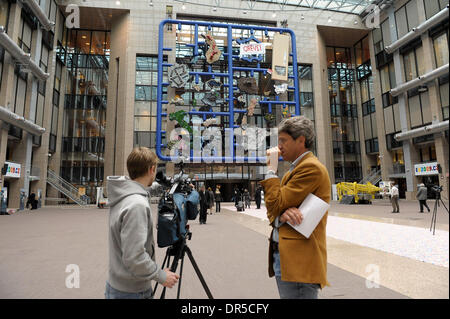 Jan 12, 2009 - Bruxelles, Belgique - un sujet controversé la sculpture de David Cerny qui rit à des stéréotypes des Européens lors du Conseil européen de Bruxelles. (Crédit Image : © Wiktor Dabkowski/ZUMA Press) Banque D'Images