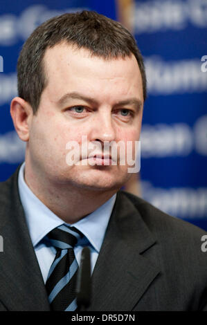 Feb 09, 2009 - Bruxelles, Belgique - Le Vice-Premier ministre serbe et ministre de l'intérieur, Ivica Dacic tient une conférence de presse au siège de la Commission européenne à Bruxelles, Belgique, le lundi 9 février 2009. (Crédit Image : © Wiktor Dabkowski/ZUMA Press) Banque D'Images