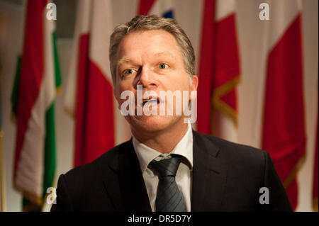 Feb 09, 2009 - Bruxelles, Belgique - Le ministre des finances néerlandais Wouter Bos au début d'une réunion des ministres des Finances de l'Eurogroupe à l'Union européenne siège à Bruxelles, Belgique, le lundi 9 février 2009. (Crédit Image : © Wiktor Dabkowski/ZUMA Press) Banque D'Images