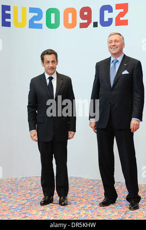 Mar 19, 2009 - Bruxelles, Belgique - Le président français Nicolas Sarkozy (à gauche) et le premier ministre tchèque Mirek Topolanek avant le sommet de l'Union européenne. (Crédit Image : © Wiktor Dabkowski/ZUMA Press) Banque D'Images