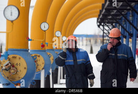 Jan 09, 2009 - Bélarus - Gazoduc Yamal-Europe Gazoduc. Sur la photo : la station de compression de gaz 'Nesvizhskaya' sur le territoire de la Biélorussie le gazoduc Yamal-Europe Gazoduc de transit d'une longueur totale d'environ 4 000 km qui relient l'Europe de l'ouest avec de riches gisements de gaz naturel sur la péninsule de Yamal. (Crédit Image : © PhotoXpress/ZUMA Press) RESTRICTIONS : * l'Amérique du Nord et du sud de l'Homme Banque D'Images