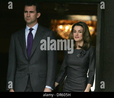 Mar 02, 2009 - Madrid, Espagne - Le Prince Felipe des Asturies et de la princesse LETIZIA à la zarzuela palace, la résidence officielle du roi et de la Reine d'Espagne. (Crédit Image : © PhotoXpress/ZUMA Press) RESTRICTIONS : * l'Amérique du Nord et du sud de l'homme seulement * Banque D'Images