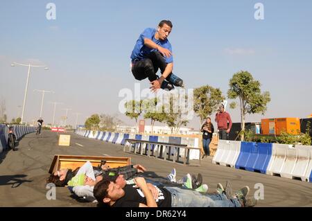 Le Caire, Égypte. 18 janvier, 2014. Les motards ZoneÃ¢ ?Â Expo & Show est la première et la seule dédiée égyptien Bike (vélo et moto) événement. L'événement accueille la dernière dans les sports motos, des croiseurs, des vélos sur mesure, hors route/urbain tous les véhicules tout terrain (VTT), d'accessoires de moto, des produits connexes, ainsi que des vêtements. En complément d'une large gamme de divertissements pour tous. © Nameer Galal/NurPhoto ZUMAPRESS.com/Alamy/Live News Banque D'Images