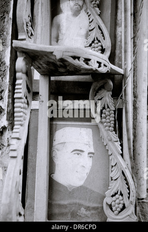 Le pandit Nehru à Brahmpur Brahmpuri bleu ville vieille ville de Jodhpur au Rajasthan en Inde en Asie du Sud. Leader historique de l'histoire Boutique Culture Voyage Banque D'Images