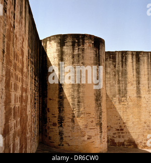 La photographie de voyage - Les murs de la Mehrangarh Fort à Jodhpur en Inde en Asie du Sud. L'architecture du bâtiment de l'histoire ancienne Banque D'Images