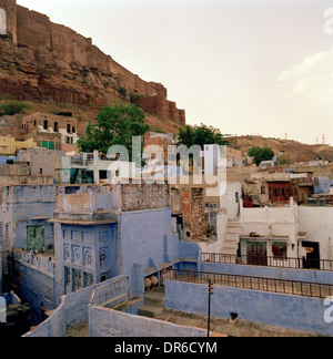 La photographie de voyage -Logement sous la Mehrangarh Fort de Jodhpur au Rajasthan en Inde en Asie du Sud. Paysage de ville House Community Banque D'Images