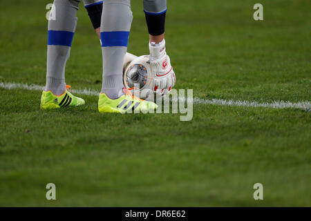 Düsseldorf, Allemagne. 19 juillet, 2014. Football, Tournoi de Football Préparation Stadtwerke Düsseldorf Wintercup 2014 le 19 janvier 2014 dans le stade Esprit-Arena à Duesseldorf Bayer Leverkusen : Dinamo Zagreb 1-0 Grzegorz SANDOMIERSKI Photo : Norbert Schmidt/Alamy Live News Banque D'Images