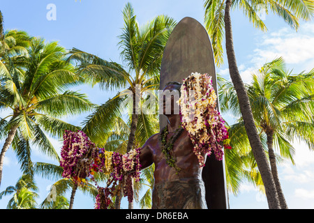 Statue du légendaire surfeur Hawaiien Duke Kahanamoku à Waikiki, Oahu, Hawaii Banque D'Images