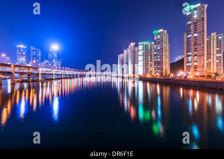 Busan, Corée du Sud et le pont Gwangan Banque D'Images