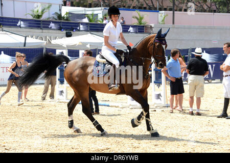 Charlotte Casiraghi : Global Champions Tour show jumping international de Monte Carlo, Monaco - 28.06.12 Banque D'Images