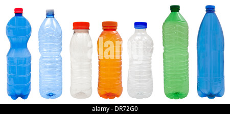 Les bouteilles en plastique multicolore isolé sur fond blanc Banque D'Images