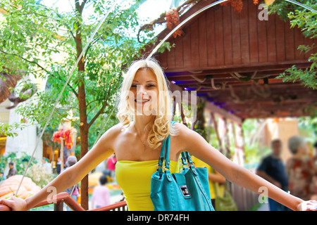 Vacances à Las Vegas. Fille dans une serre à l'hôtel Bellagio à Las Vegas Banque D'Images