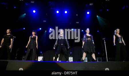 Lee Latchford-Evans, Clare Richards, Lisa Scott-Lee, Faye Tozer, Ian Watkins 'H' Étapes live à Hamilton Park Hamilton, Scotland - 07.07.12 Banque D'Images