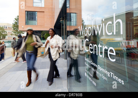 Les nouveaux bureaux municipaux, de Woolwich Woolwich, Londres. Nouveau centre administratif municipal pour le London Borough of Greenwich à Woolwich Banque D'Images