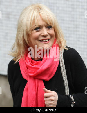 Sherrie Hewson en dehors de l'ITV studios London, England - 11.06.12 Banque D'Images