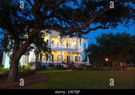 USA Mississippi Biloxi MS Visitors Centre maison dans un ancien manoir du sud classique sur la côte du golfe Banque D'Images