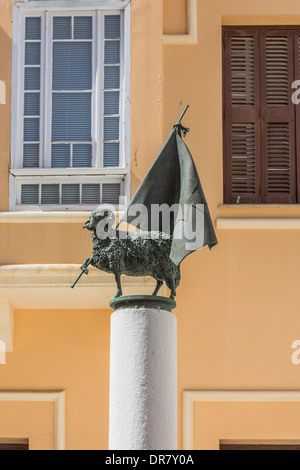 Sculpture de moutons par Matias Quetglas, 1986, Ciutadella, Minorque, Espagne Banque D'Images