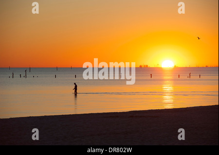 USA Mississippi MS Biloxi beach au coucher du soleil sur les rives du golfe du Mexique côte rivage Banque D'Images