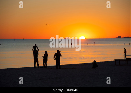 USA Mississippi MS Biloxi beach au coucher du soleil sur les rives du golfe du Mexique côte rivage Banque D'Images