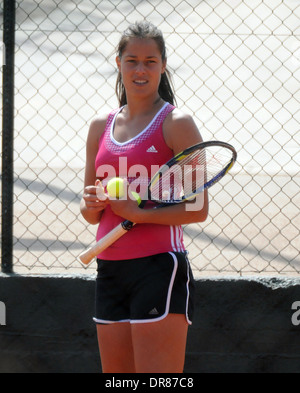 Ana Ivanovic, tennis player, formation à Majorque en 2010. Banque D'Images