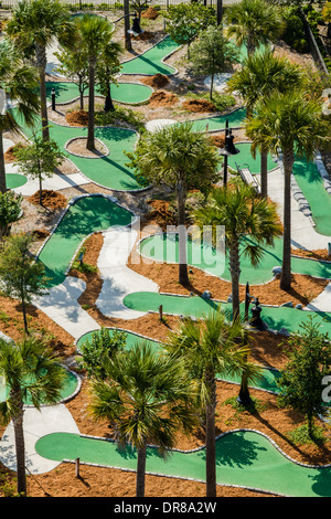 Une vue aérienne du Neptune Park golf miniature situé sur l'île de Saint Simons, la Géorgie. Banque D'Images