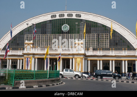 La gare Hualampong de Bangkok a été construite par des architectes et des ingénieurs néerlandais entre 1910 et 1916, remplacée par le terminal central de Krung Thep Aphiwat en janvier 2023 Banque D'Images