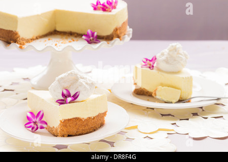Lilikoi élégant (fruits de la passion) tarte chiffon avec croûte de biscuits graham Banque D'Images