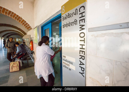 Spécialiste de l'hôpital du cancer à l'Ashram de Seva Muni Goraj, près de Vadodara, Inde Banque D'Images