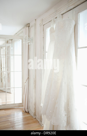 Robe de mariée à prix Banque D'Images