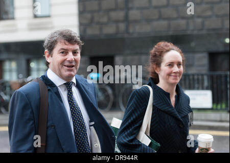 Old Bailey, London, UK. 22 janvier, 2014. Charlie et Rebekah Brooks arrivent à l'Old Bailey à Londres pour la poursuite de l'essai de piratage téléphonique. Credit : Lee Thomas/Alamy Live News Banque D'Images