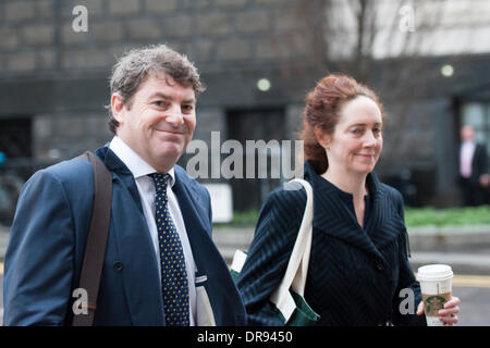 Old Bailey, London, UK. 22 janvier, 2014. Charlie et Rebekah Brooks arrivent à l'Old Bailey à Londres pour la poursuite de l'essai de piratage téléphonique. Credit : Lee Thomas/Alamy Live News Banque D'Images