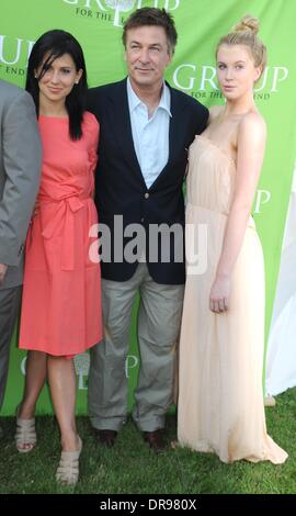 Hilaria Thomas, Alec Baldwin, l'Irlande Baldwin est de profiter du 40e anniversaire de la vente aux enchères et de Sagaponack, New York - 23.06.12 comprend : Hilaria Thomas, Alec Baldwin, l'Irlande Baldwin Où : New York City, United States Quand : 23 Juin 2012 Banque D'Images