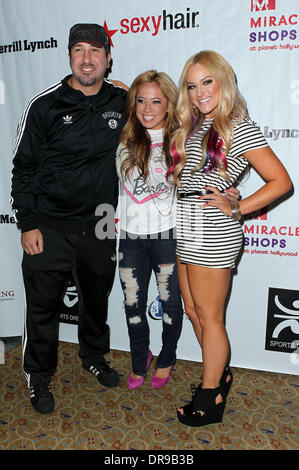 Joey Fatone, Sabrina Bryan, Lacey Schwimmer Warren Moon accueille la 12e Annual Sports Dream Bowl bénéficier à la Texas Star Lanes intérieur Texas Station - Arrivées Las Vegas, Nevada - 23.06.12 Banque D'Images