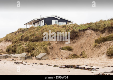 Les dunes de sable de la côte de Northumberland sur Beadnell à la suite d'une forte tempête en décembre 2013 qui a causé l'érosion Banque D'Images