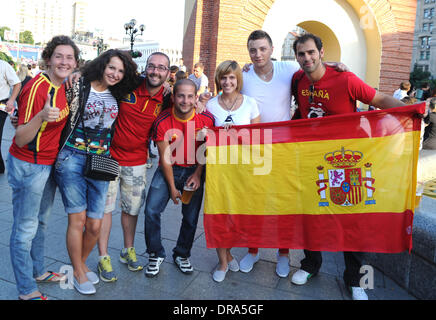 L'Espagnol fans avant la finale de l'Euro 2012 entre l'Espagne et l'Italie au Stade Olympique de Kiev, Ukraine - 01.07.12 Banque D'Images