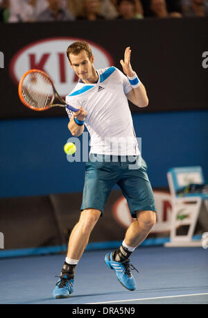 Melbourne, Victoria, Australie. 22 janvier, 2014. Andy Murray de la Grande-Bretagne se sont R. Federer de Suisse au jour 10 de l'Open d'Australie 2014. Murray a commencé à perdre les deux premiers sets mais, pour revenir à un tiers. Le set est allé à Federer sur le score de 6-3, 6-4, 6-7 (6), 6-3. Le match a eu lieu au Rod Laver Arena de Melbourne. Credit : Ken Hawkins/ZUMAPRESS.com/Alamy Live News Banque D'Images