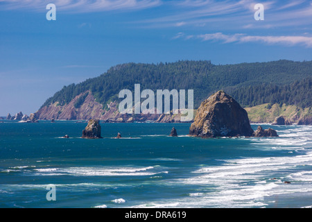 CANNON BEACH, Oregon, USA - Haystack Rock, Oregon coast. Banque D'Images